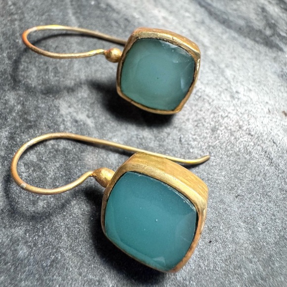 World Market Aqua and gold tone earrings, hook dangling, turquoise - Picture 2 of 6
